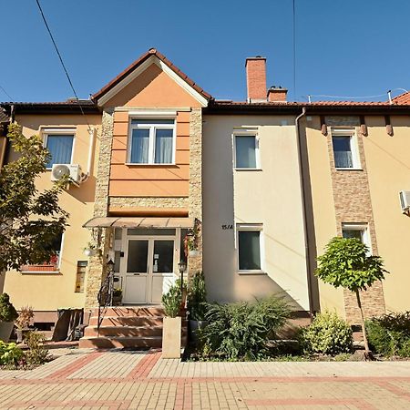 Bellavista 1 Apartman Eger Eksteriør billede