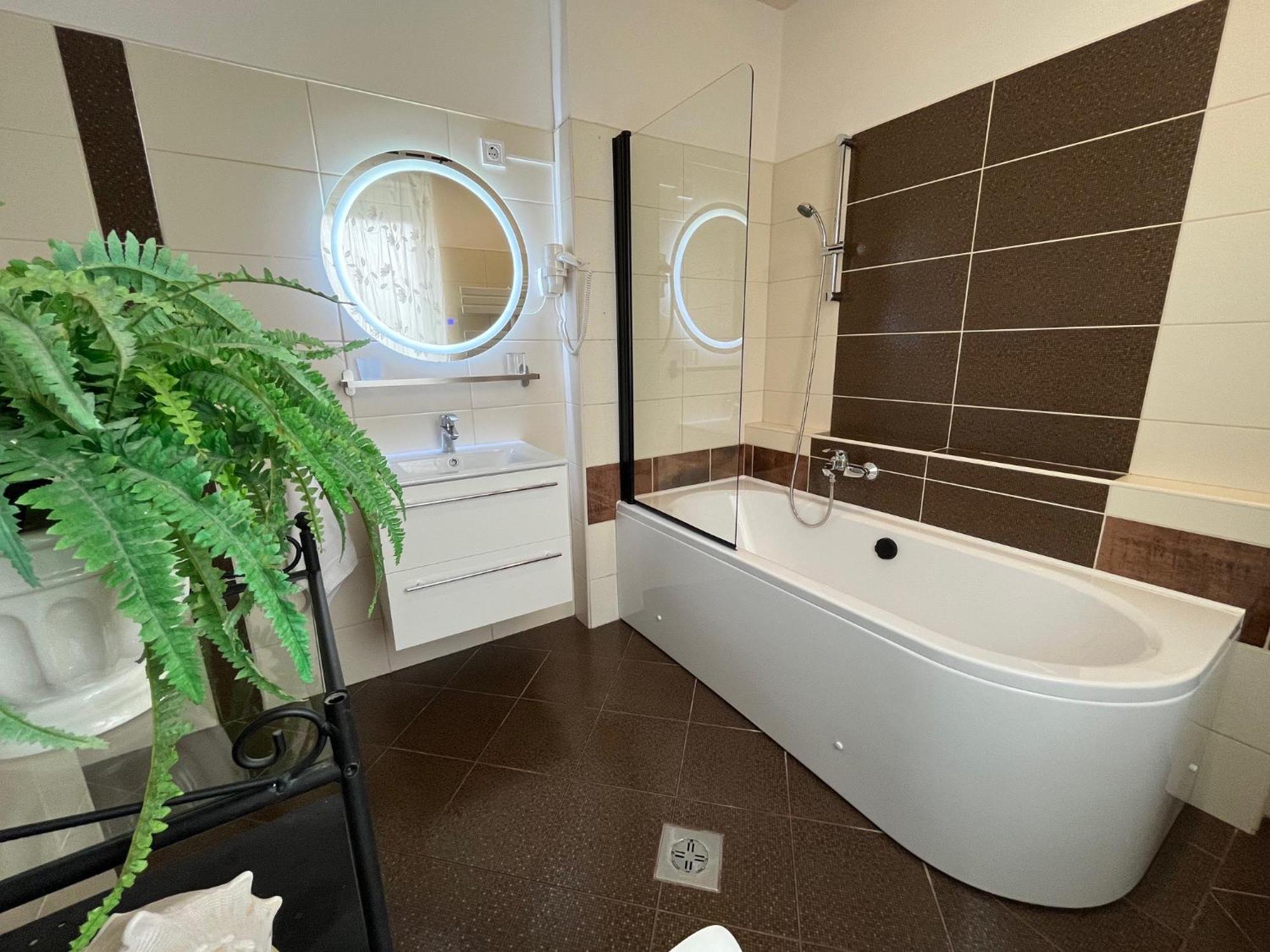 Bellavista 1 Apartman Eger Eksteriør billede