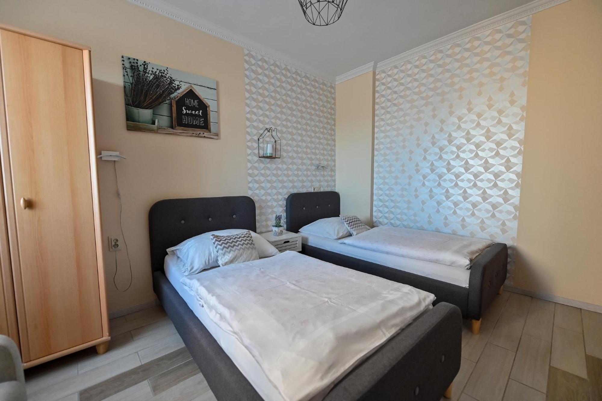 Bellavista 1 Apartman Eger Eksteriør billede