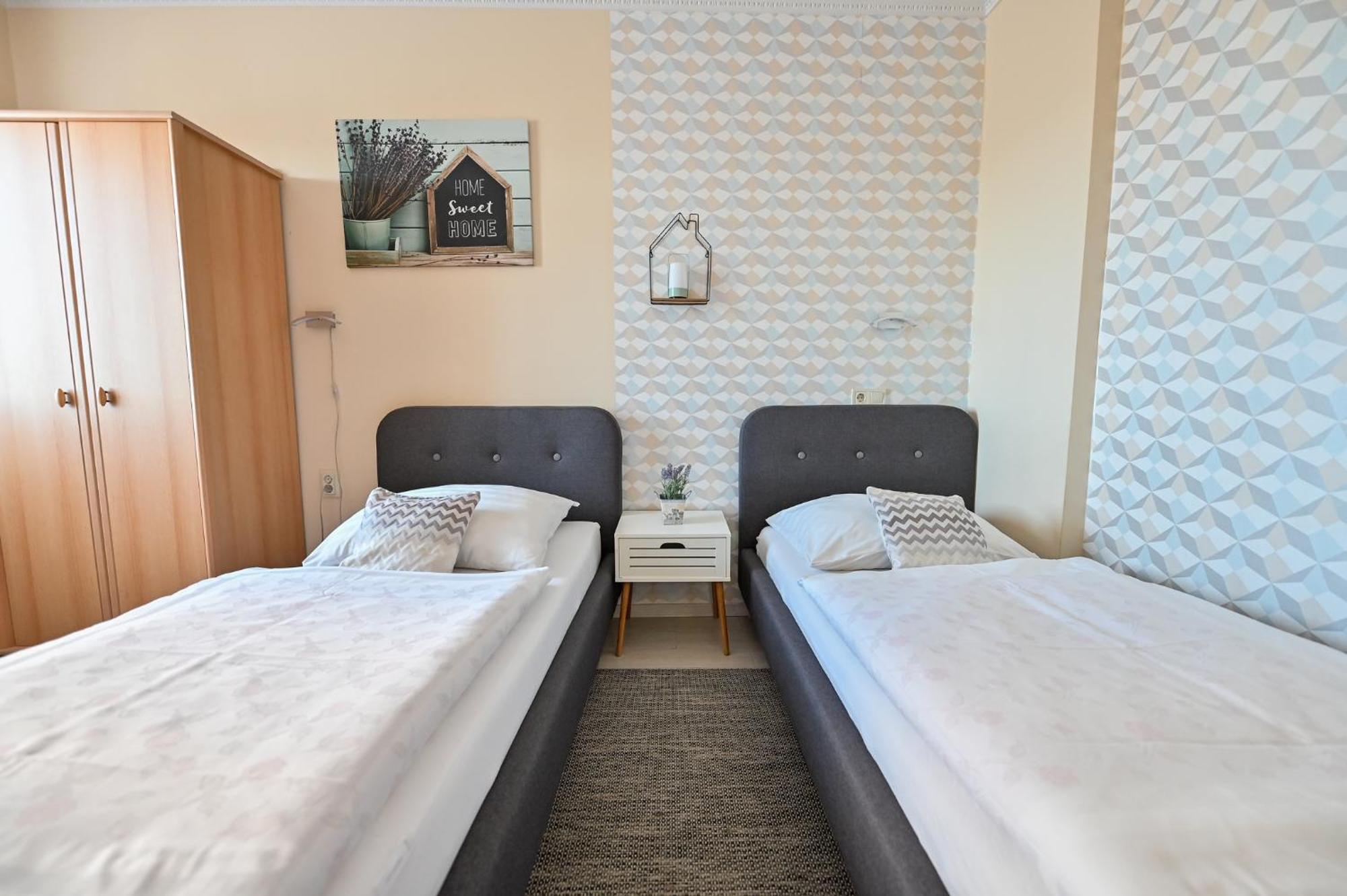 Bellavista 1 Apartman Eger Eksteriør billede
